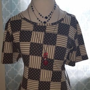 LulaRoe Carly (Patriotic) and Paparazzi Necklaces